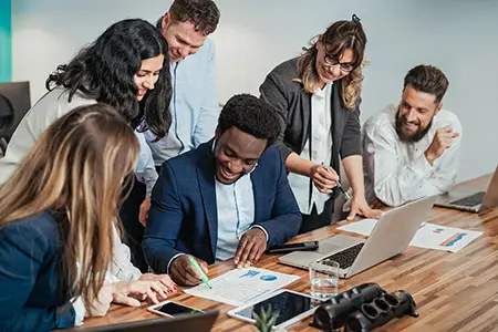 corsi specializzati progettati per migliorare le competenze comunicative dei dipendenti